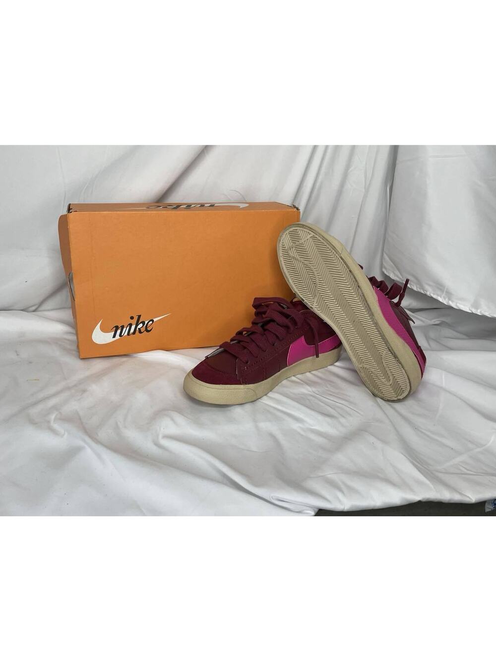 Nike Blazer 77 Low Top Jumbo US Wnm's size 10 SPB SJ 325268